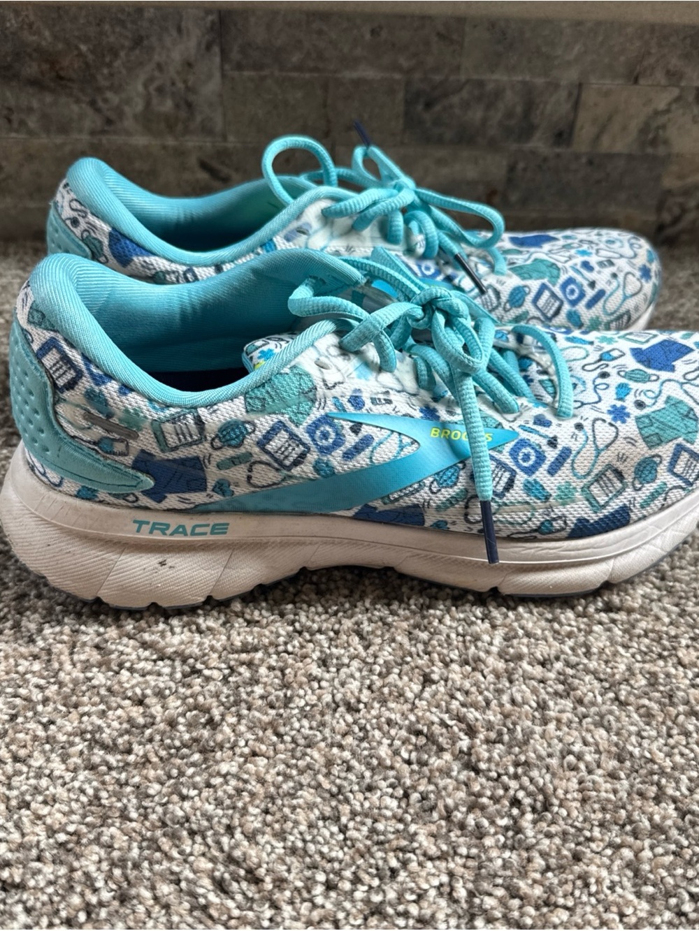 Brooks Trace 3 Lightweight Turquoise Nurse Patterned Running Shoes Womens 8.5 B - Picture 3 of 9
